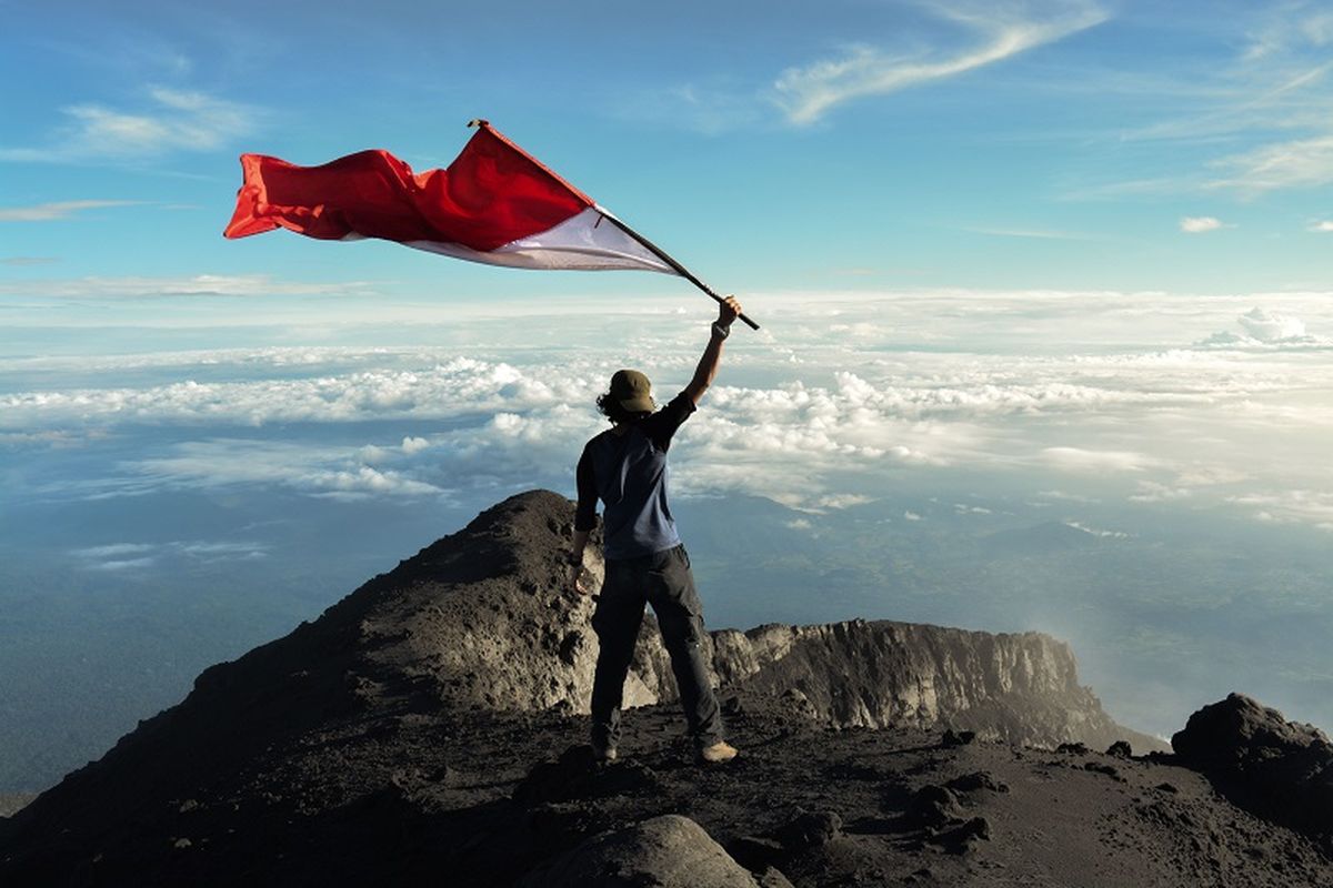 Gunung Kerinci: Puncak Tertinggi Sumatra yang Menantang dan Memikat